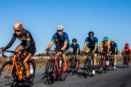 Márcio Velho da Silva mostra como o ciclismo de estrada une velocidade, técnica e bem-estar em uma verdadeira arte sobre duas rodas.